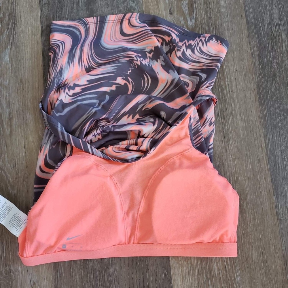 Excellent condition Nike top - Picture 8 of 8